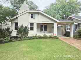 420 Holmes Cir - Photo 1 of 1