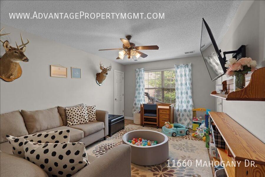 11660 Mahogany Dr - Photo 6 of 17