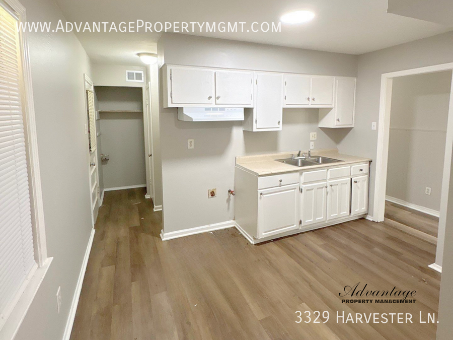3329 Harvester Ln E - Photo 7 of 21
