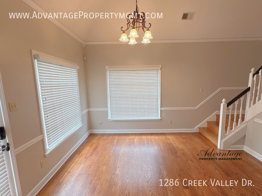 1286 Creek Valley Dr - Photo 3 of 27