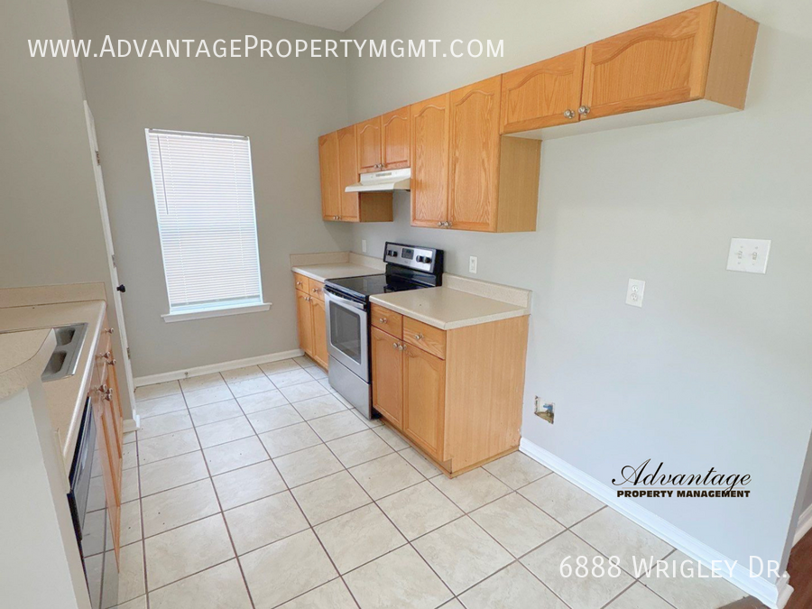 6888 Wrigley Dr - Photo 5 of 20