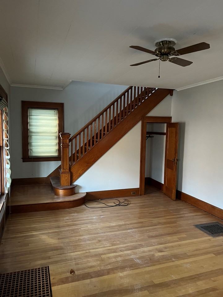 533 Whittier Ave #1 - Photo 4 of 14