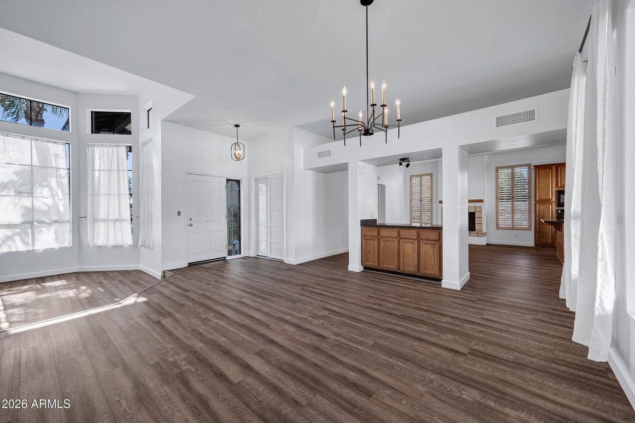 14459 N 54th St - Photo 5 of 39