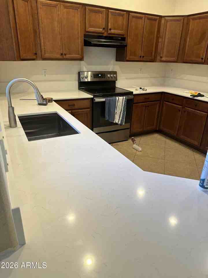 8154 W Beck Ln - Photo 2 of 6