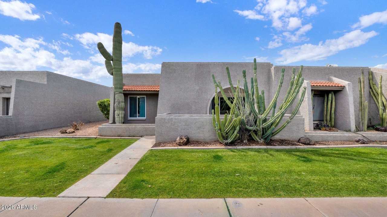 7207 N Via De Paesia - Photo 2 of 32