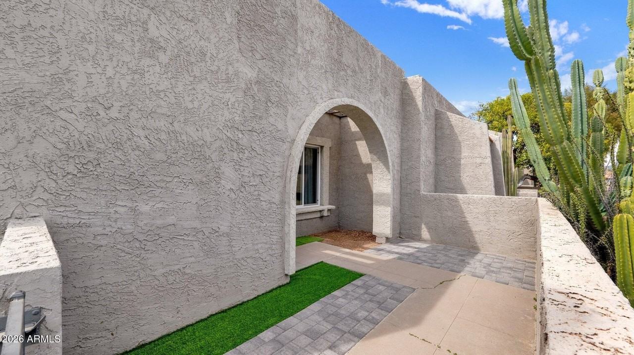 7207 N Via De Paesia - Photo 3 of 32