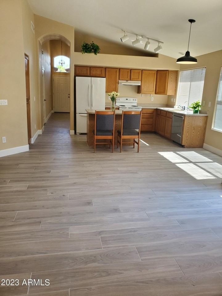 1737 E Morgan Ct - Photo 5 of 19