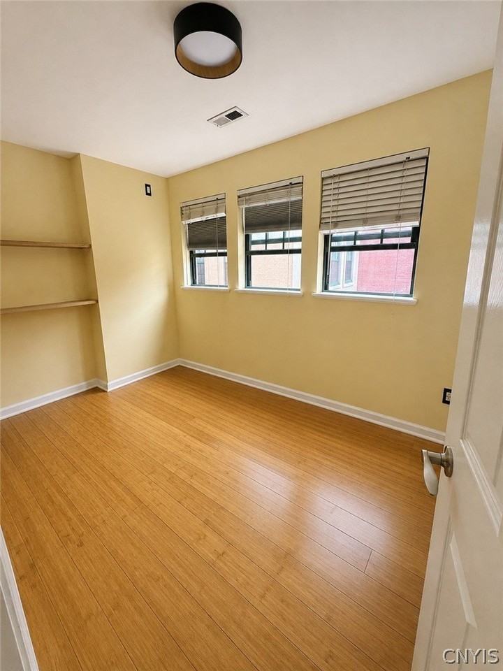 133 Walton St #119 - Photo 5 of 10