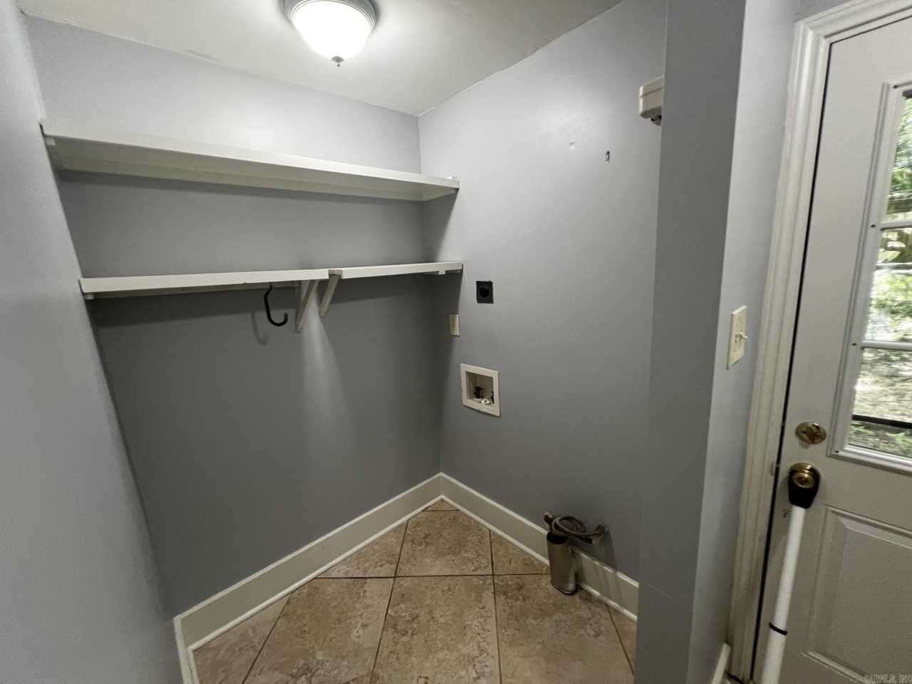 410 Rose St - Photo 7 of 15