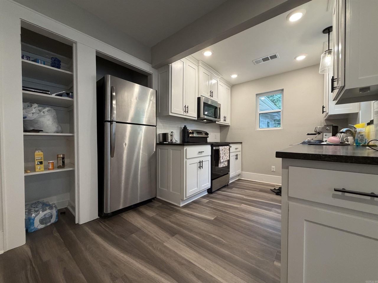 306 Ashland St - Photo 4 of 29
