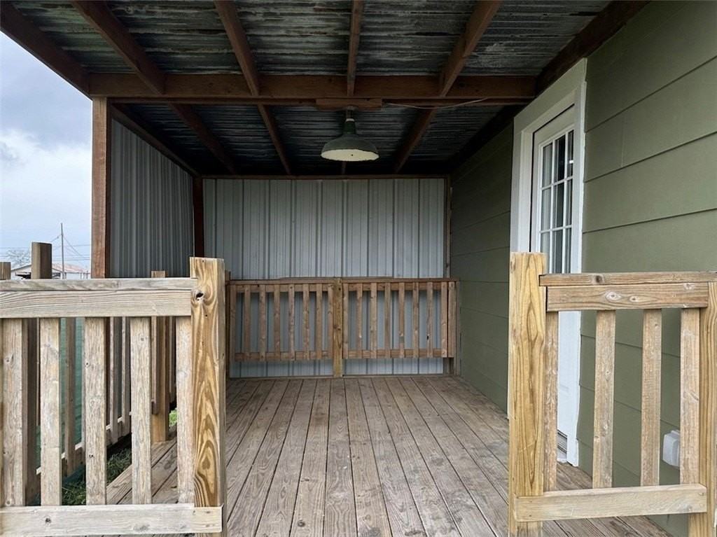 1202 Main Dr - Photo 5 of 28