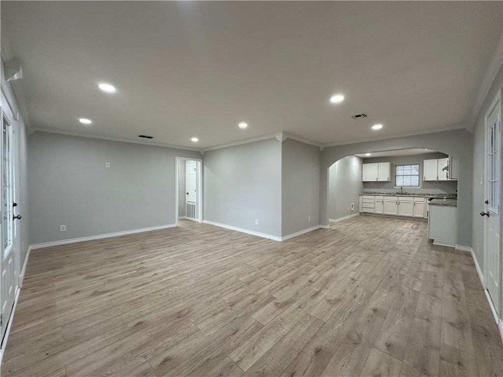 1202 Main Dr - Photo 6 of 28