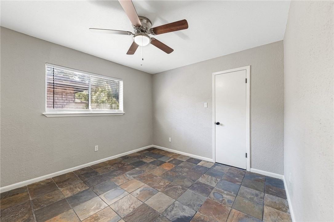 5038 Crestwick Dr - Photo 7 of 28