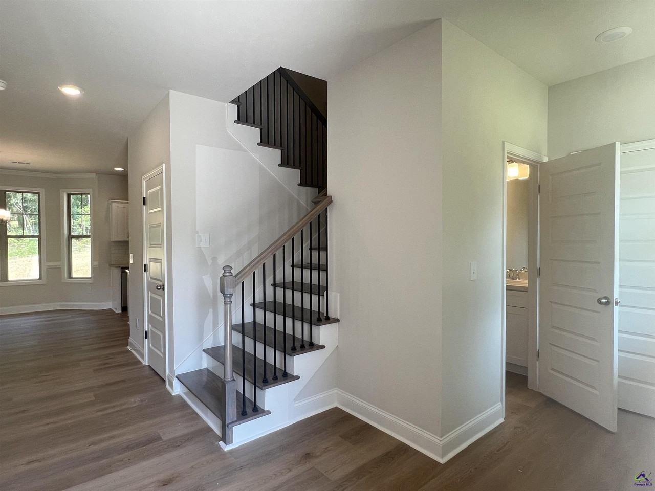 176 Country World Dr - Photo 3 of 38