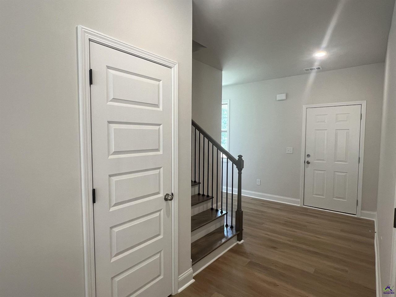 176 Country World Dr - Photo 4 of 38