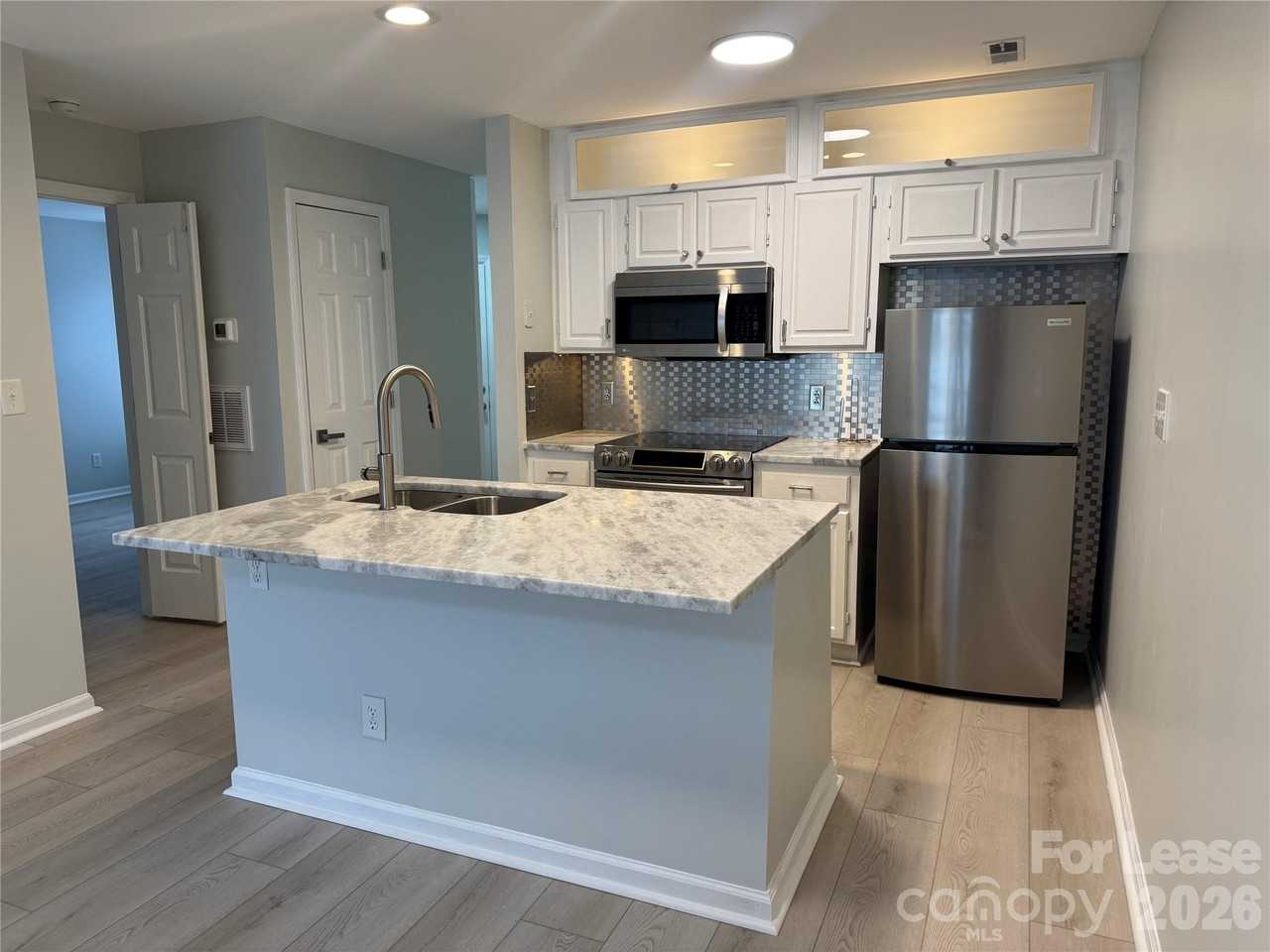 363 Northwest Dr - Photo 5 of 29