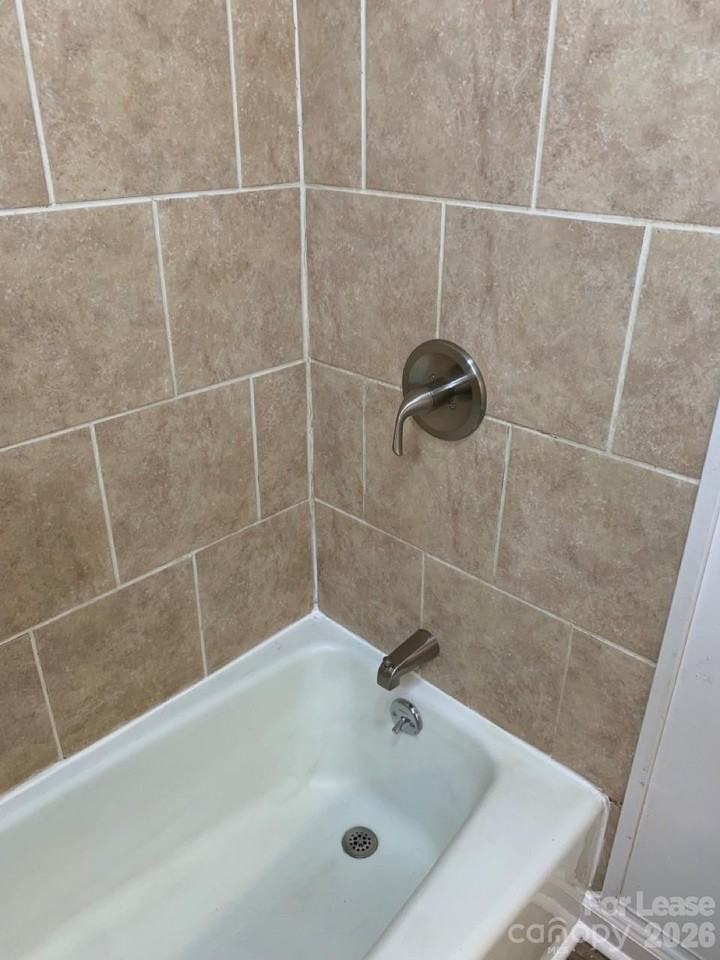 1719 E Cloaninger Ave #B - Photo 7 of 19