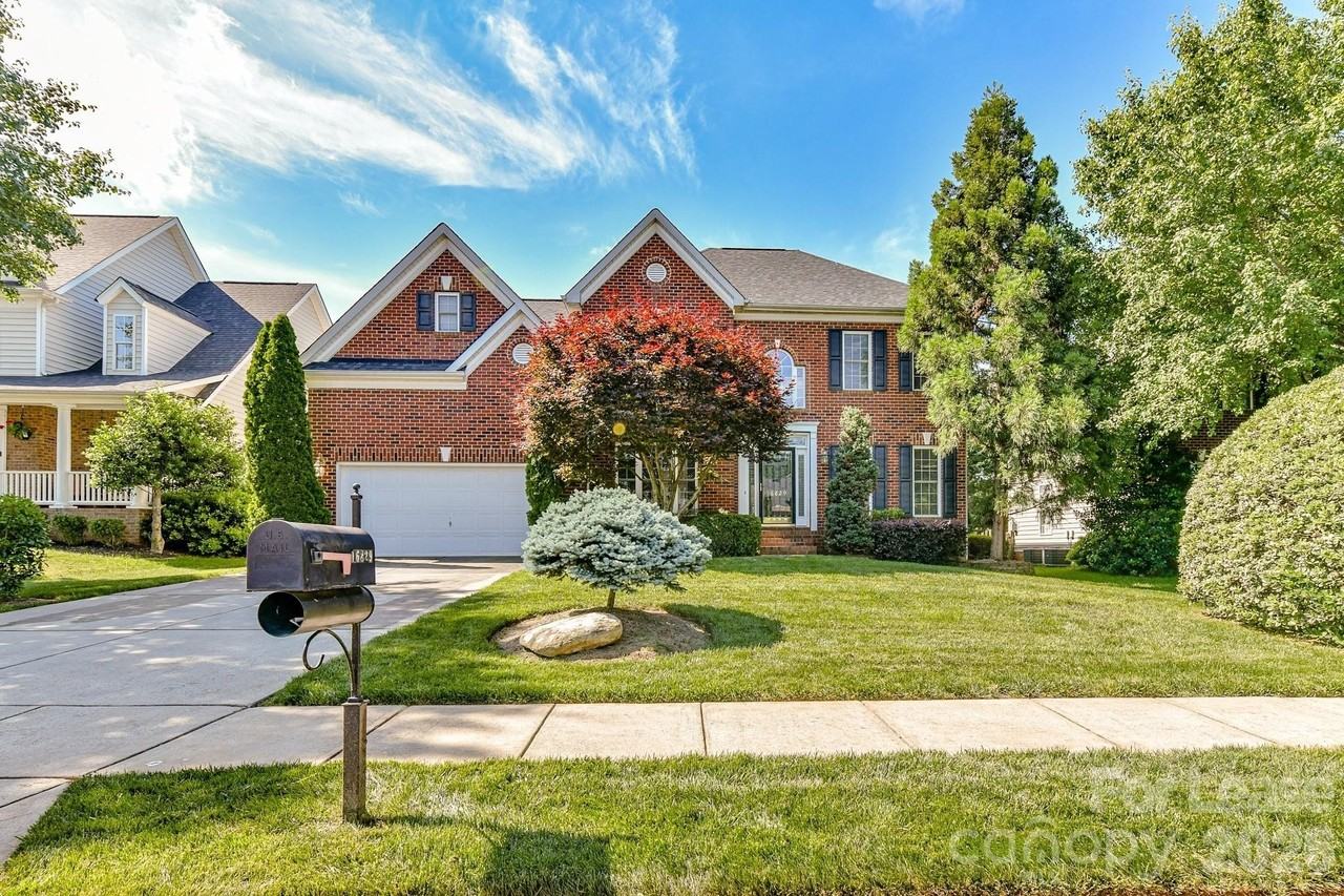 16829 Hampton Trace Rd - Photo 2 of 46