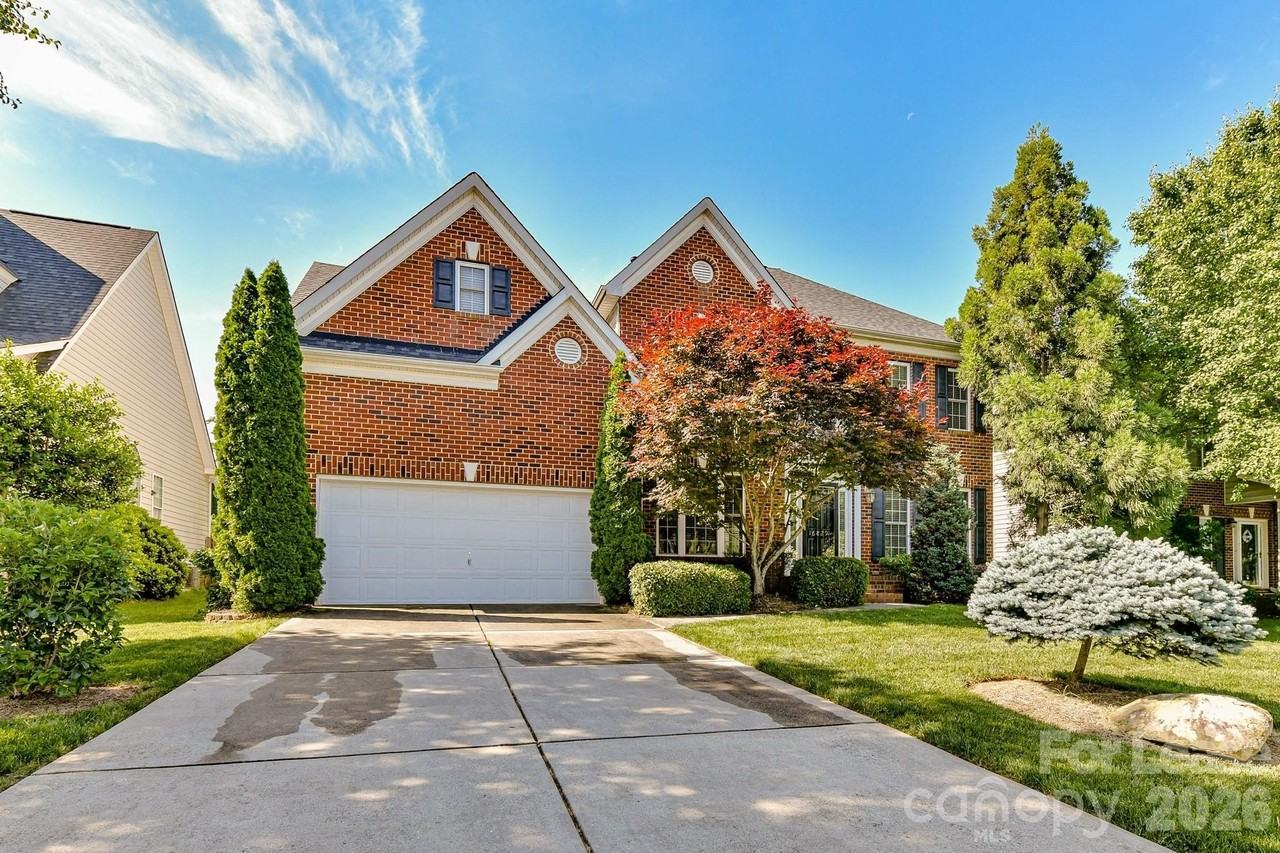 16829 Hampton Trace Rd - Photo 3 of 46