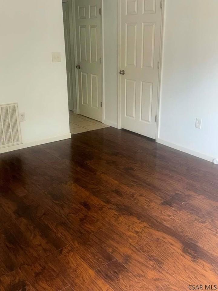 199 Mccabe St - Photo 4 of 17