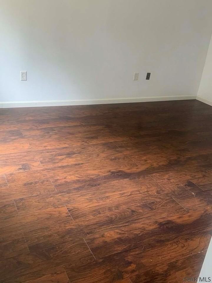 199 Mccabe St - Photo 5 of 17