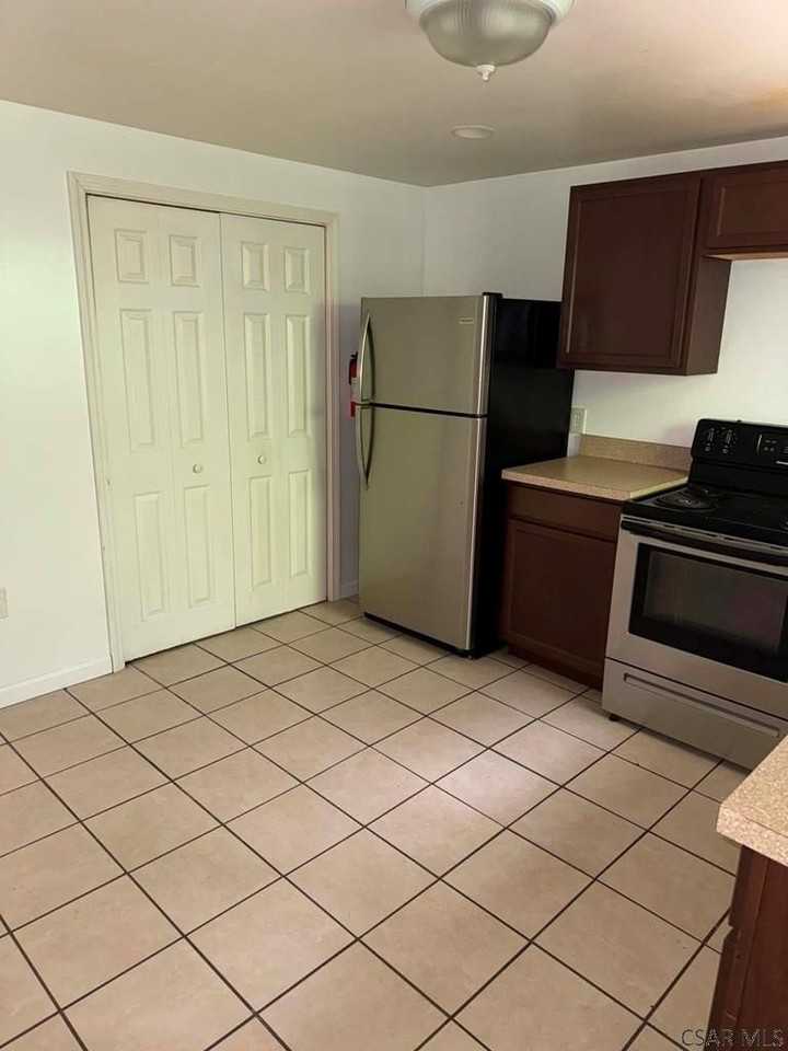 199 Mccabe St - Photo 7 of 17