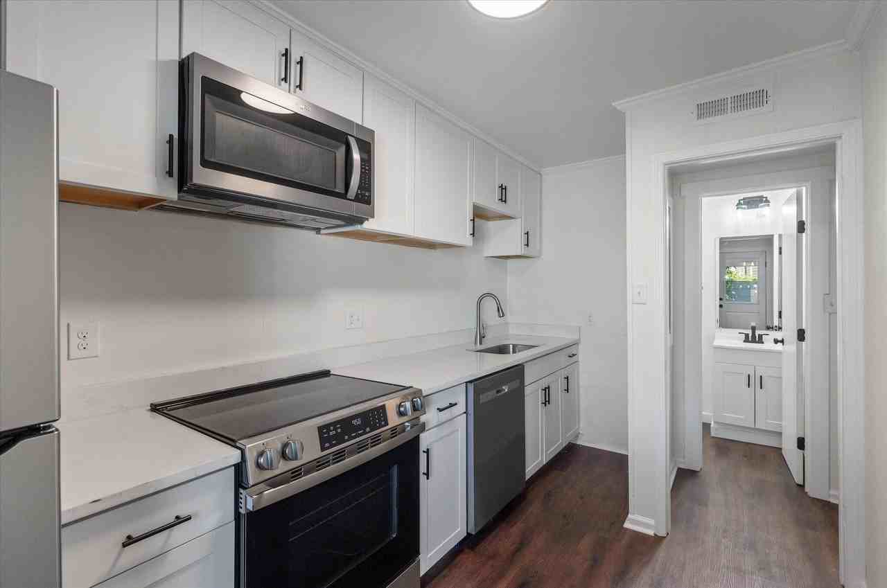 12 Grove St - Photo 6 of 23