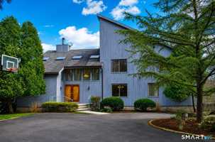 featured image of 23 Valley View Dr