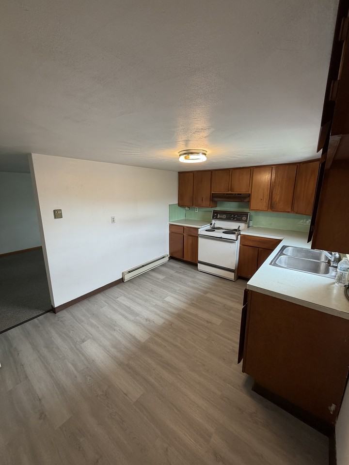 100 E Valley St #3 - Photo 2 of 7