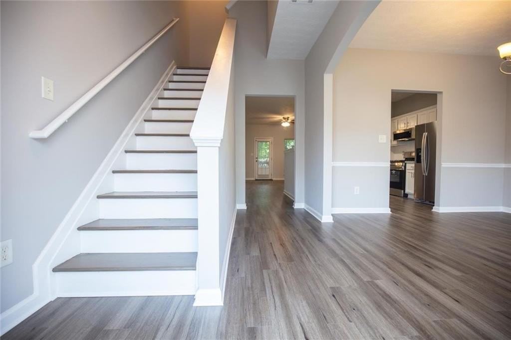 649 Kenridge Dr - Photo 2 of 32