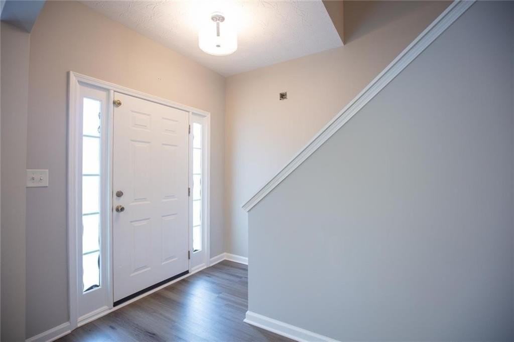 649 Kenridge Dr - Photo 3 of 32