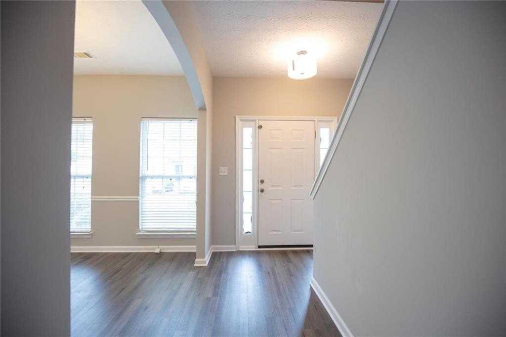 649 Kenridge Dr - Photo 4 of 32