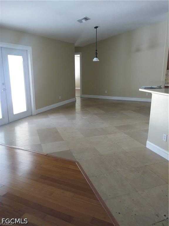 1624 Sw 4th Ave - Photo 6 of 12