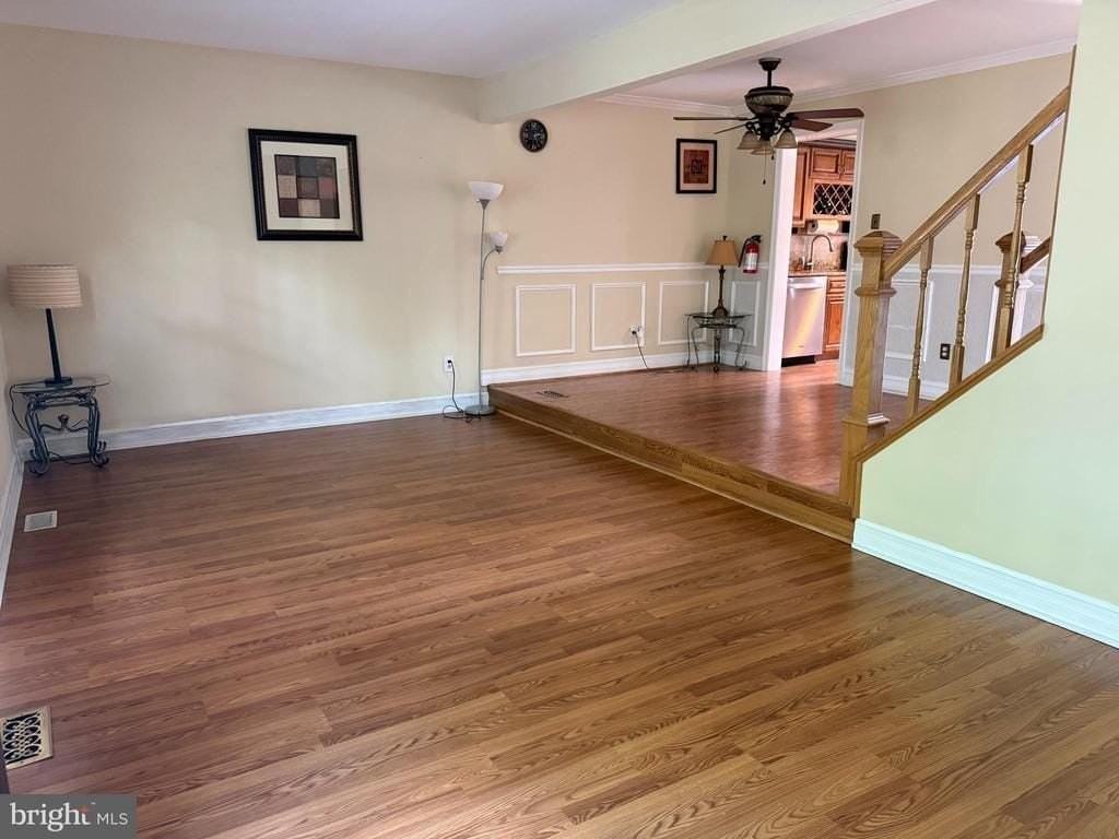 1003 Mulberry Ct - Photo 3 of 9