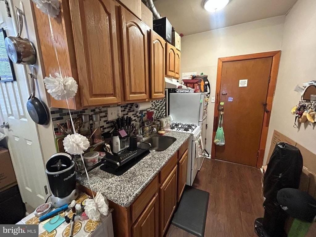 152 N 21st St - Photo 4 of 12