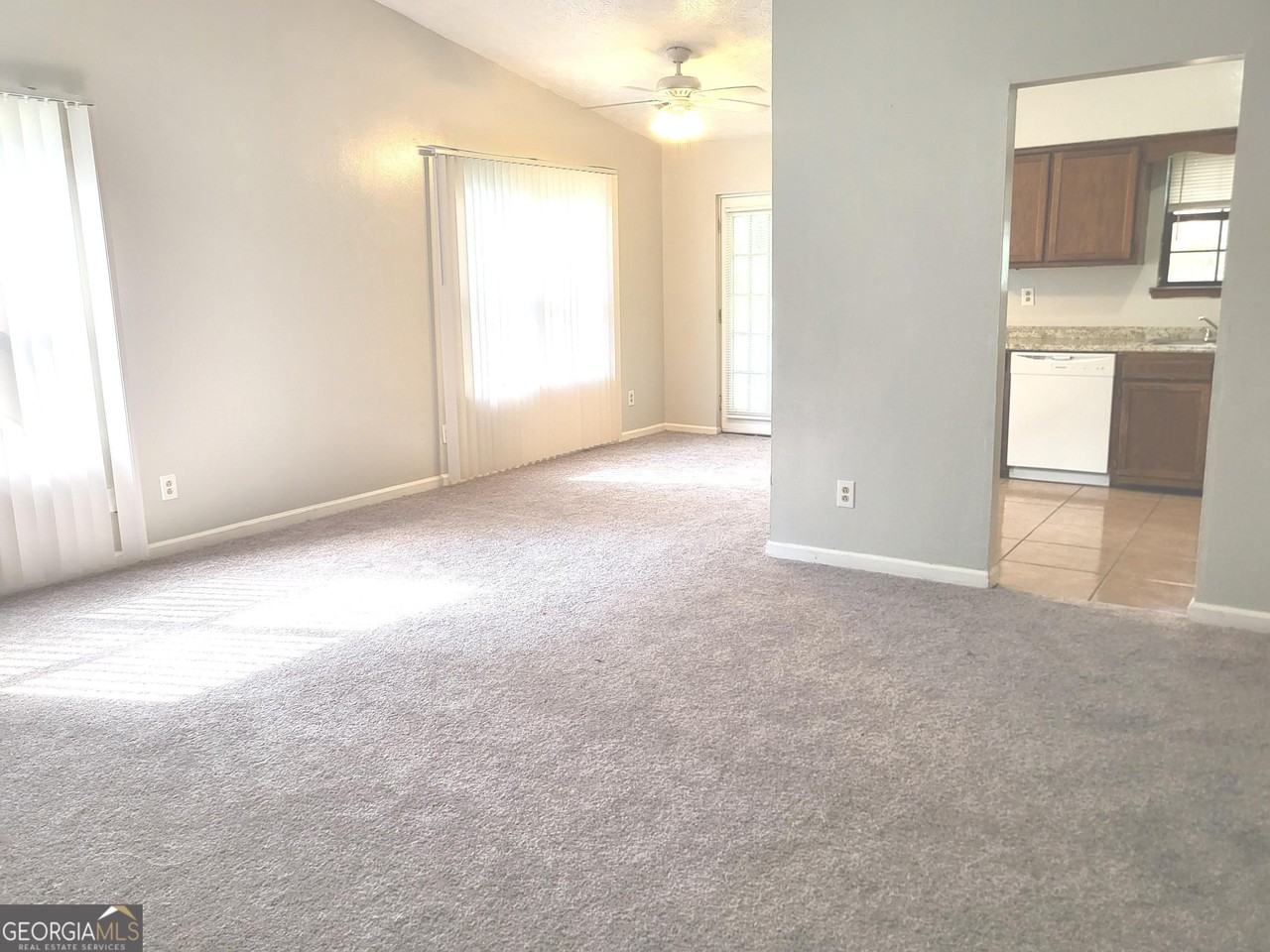 318 River Oak Dr - Photo 6 of 31