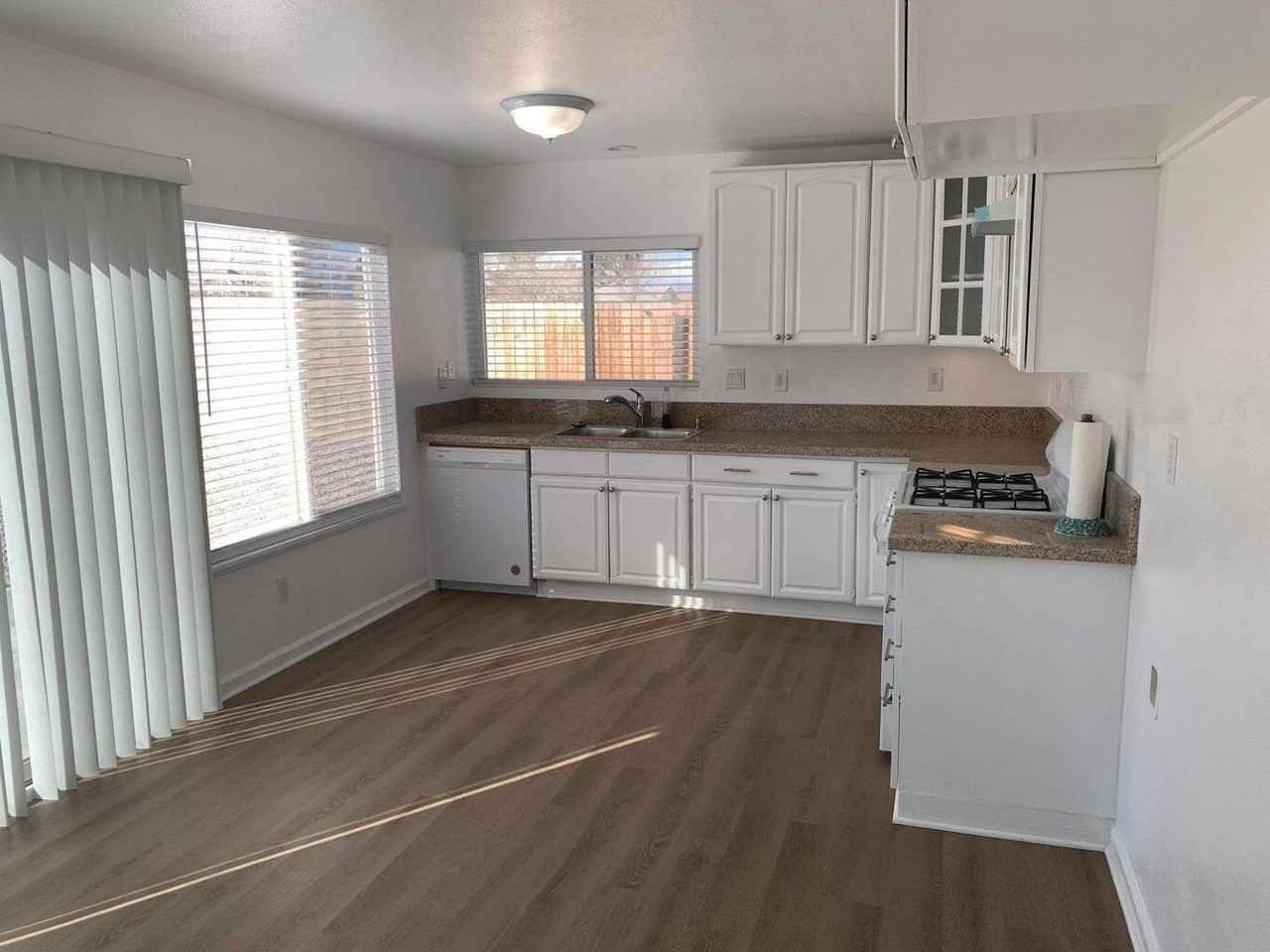 42951 Alexo Dr - Photo 3 of 36