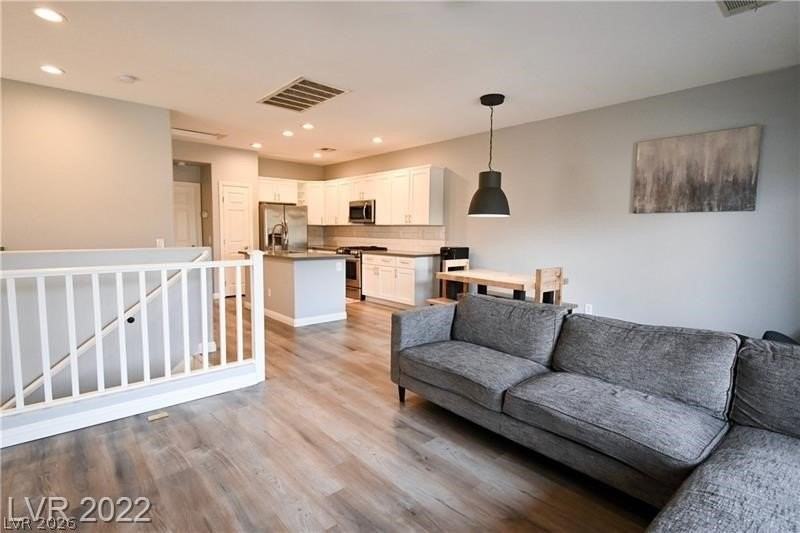 7873 Sambar Ct - Photo 3 of 28