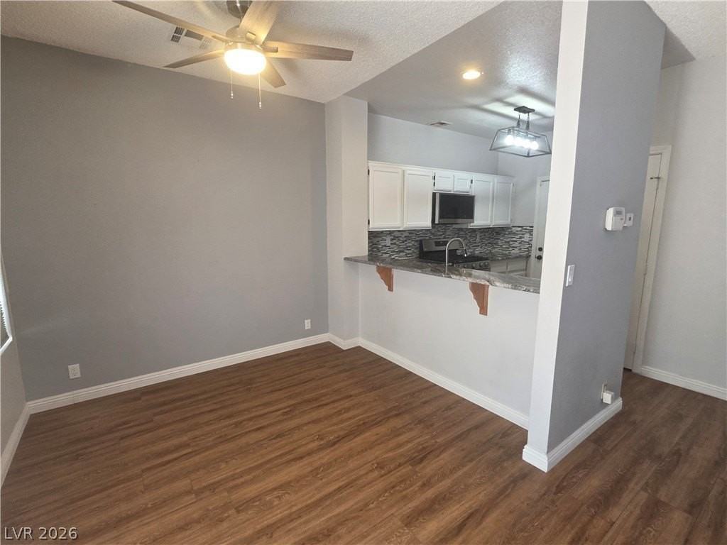 5027 Strauss Dr - Photo 5 of 25