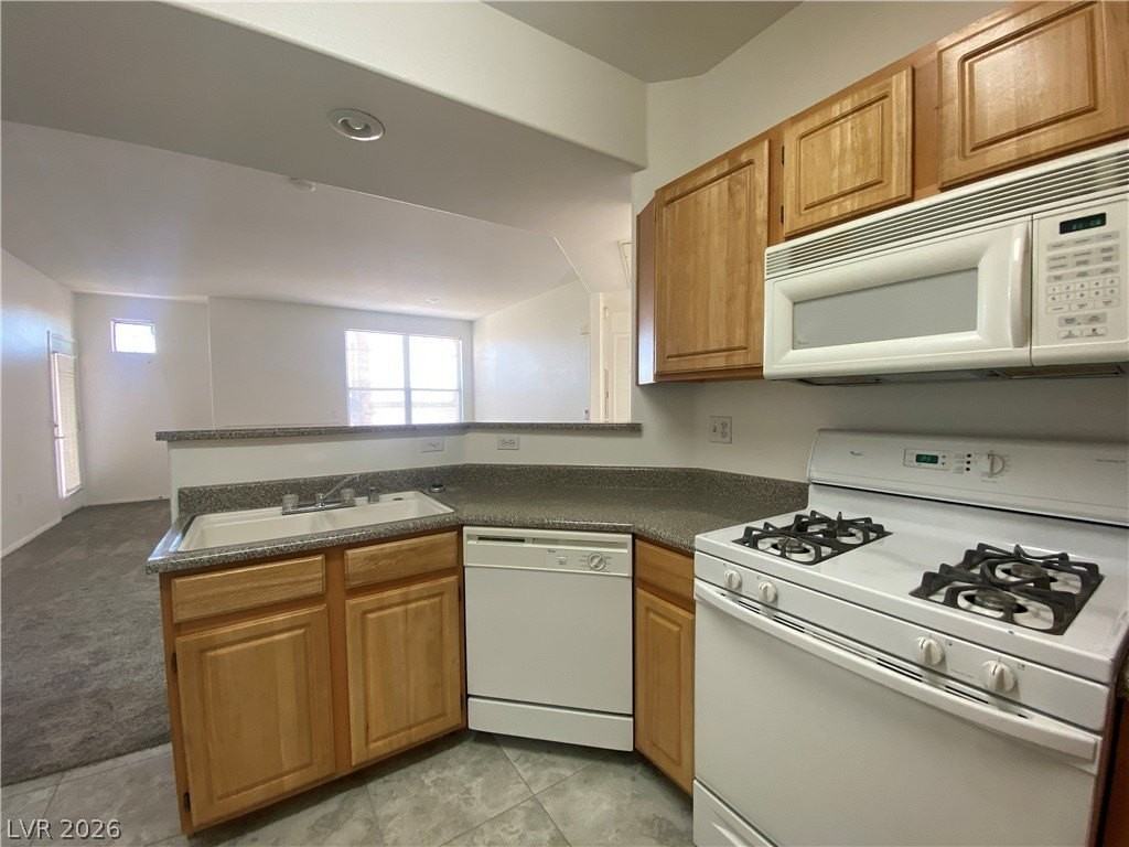 8555 W Russell Rd #2106 - Photo 6 of 22