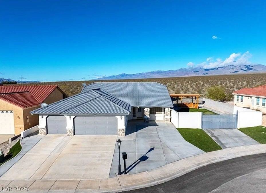 3630 E Vineyard Dr N - Photo 2 of 50