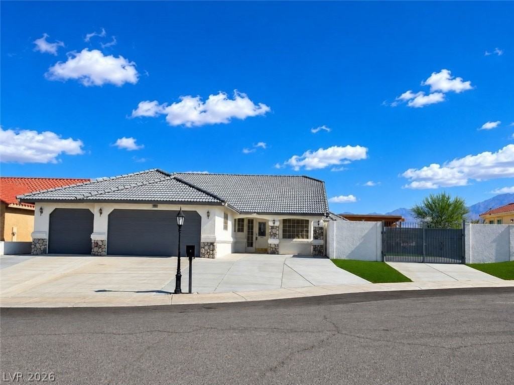 3630 E Vineyard Dr N - Photo 3 of 50