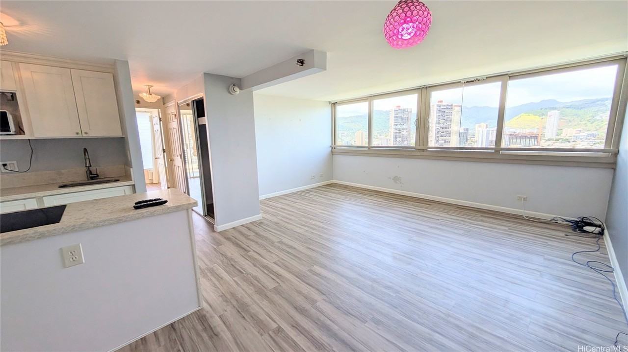 445 Seaside Ave #1902 - Photo 4 of 19