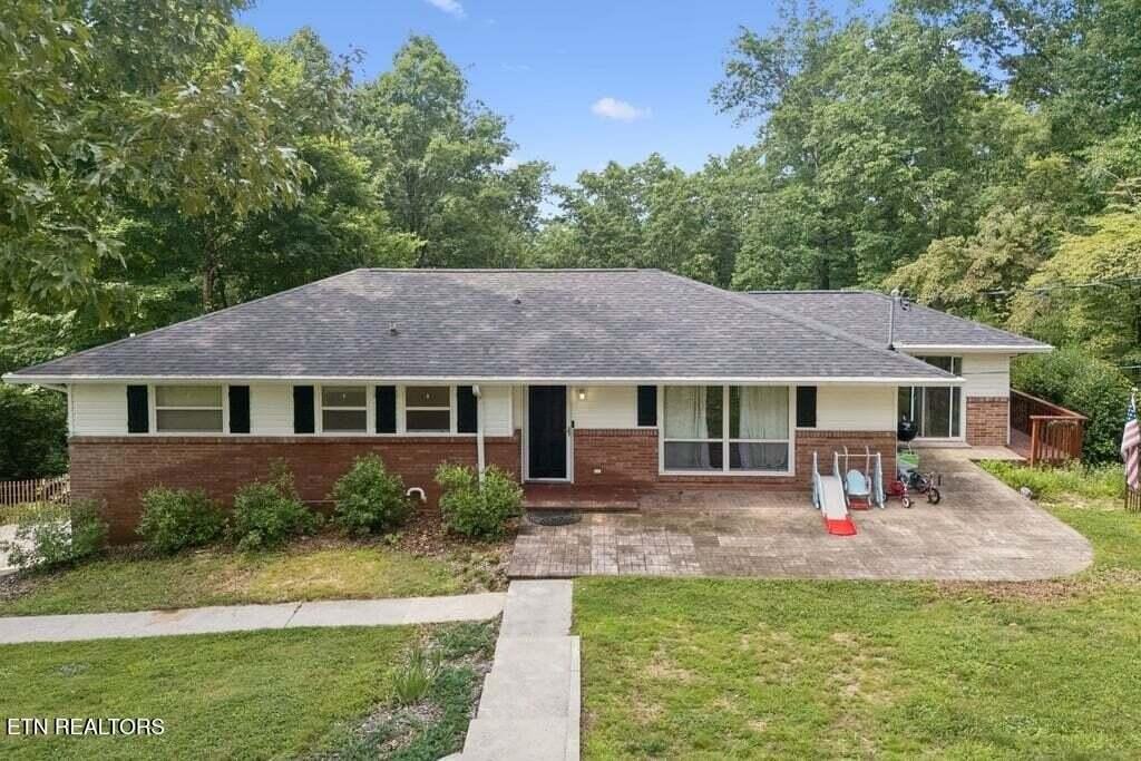 103 Morgan Rd - Photo 3 of 50
