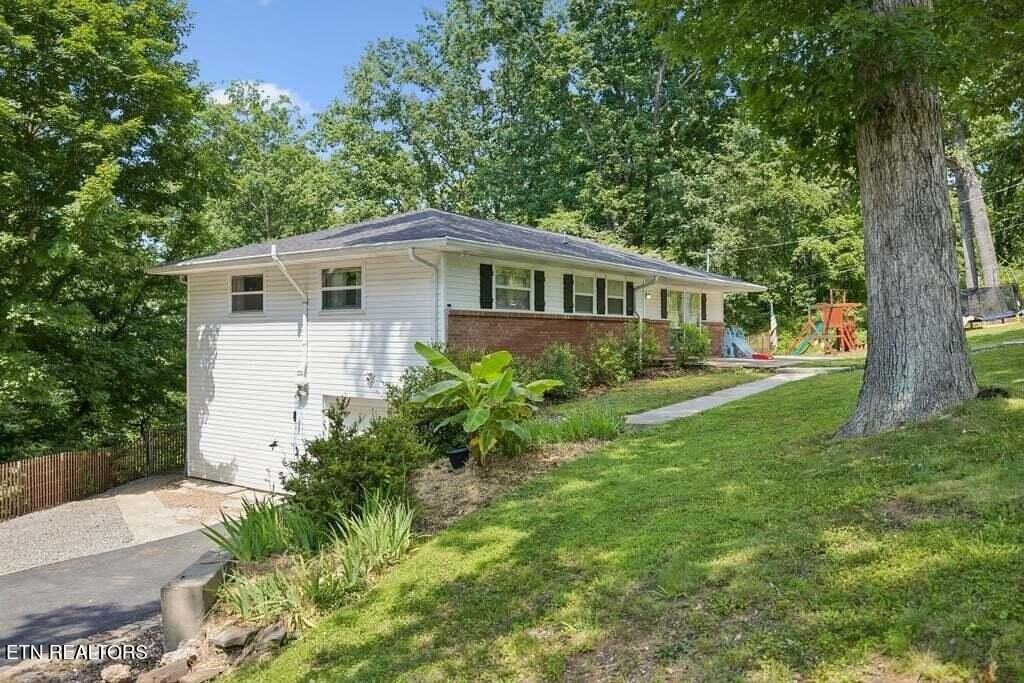 103 Morgan Rd - Photo 7 of 50