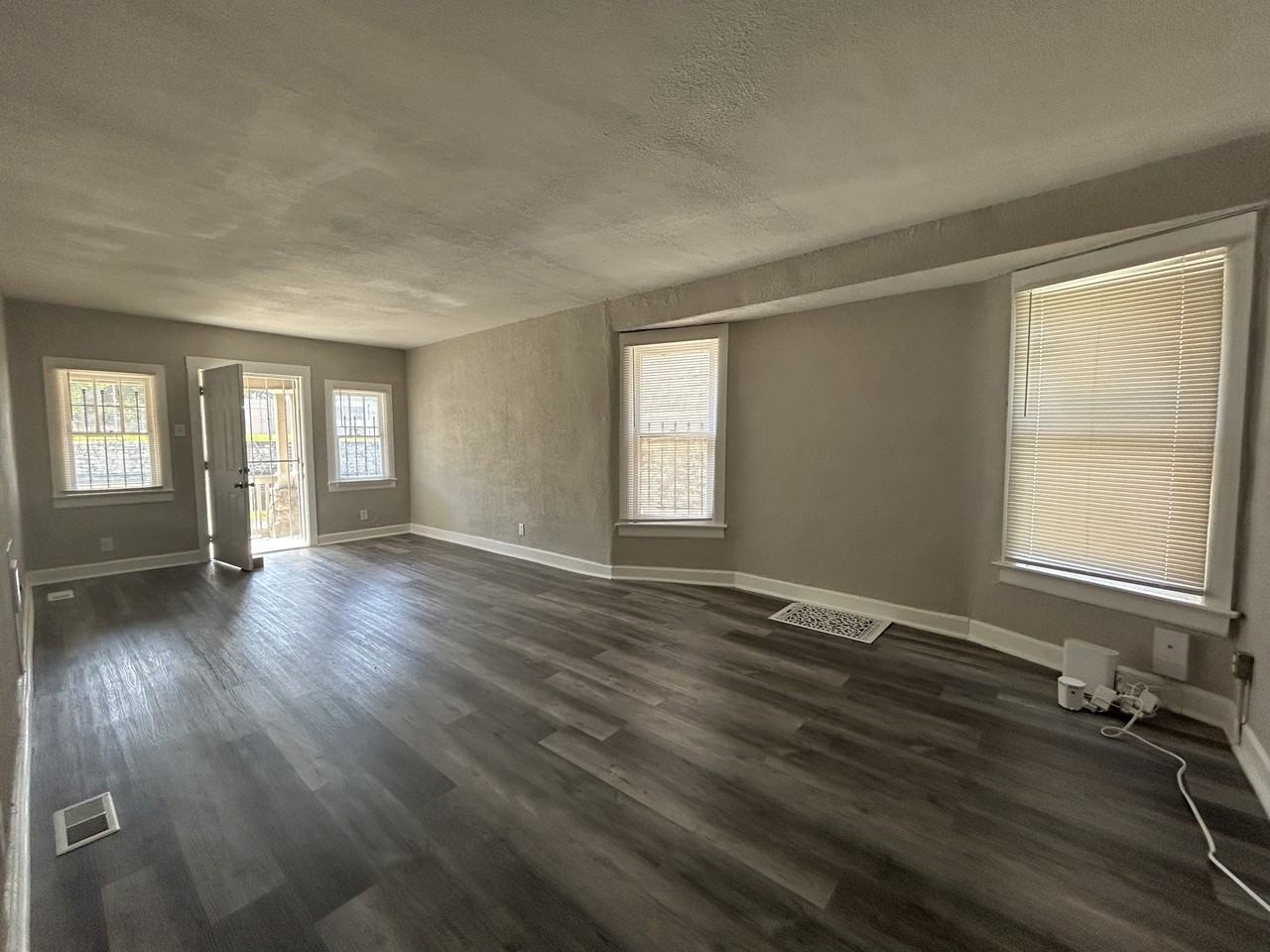 111 N Denver Ave #A - Photo 2 of 21
