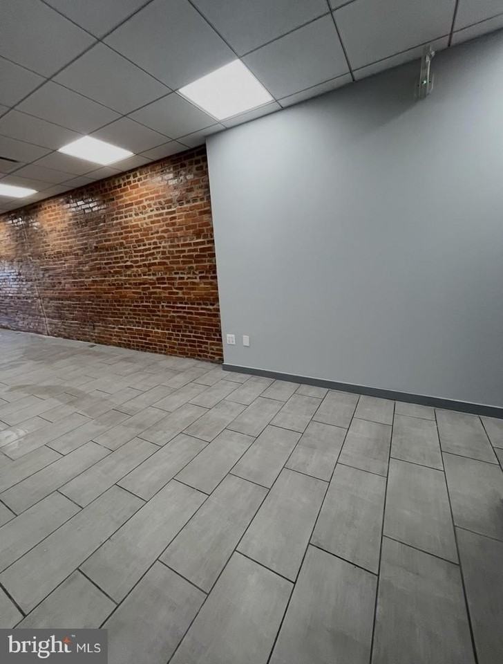 4813 Eastern Ave - Photo 5 of 14