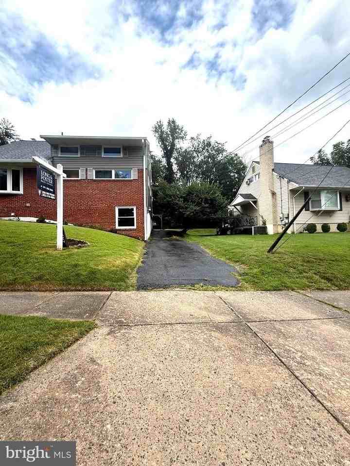 816 Crothers Ln - Photo 2 of 50