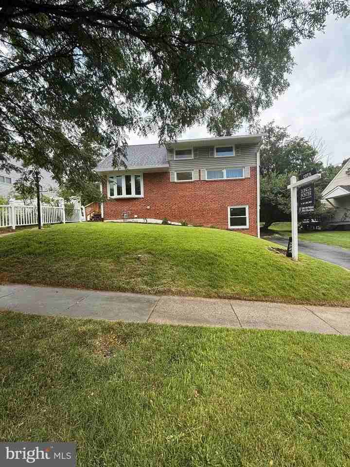 816 Crothers Ln - Photo 3 of 50