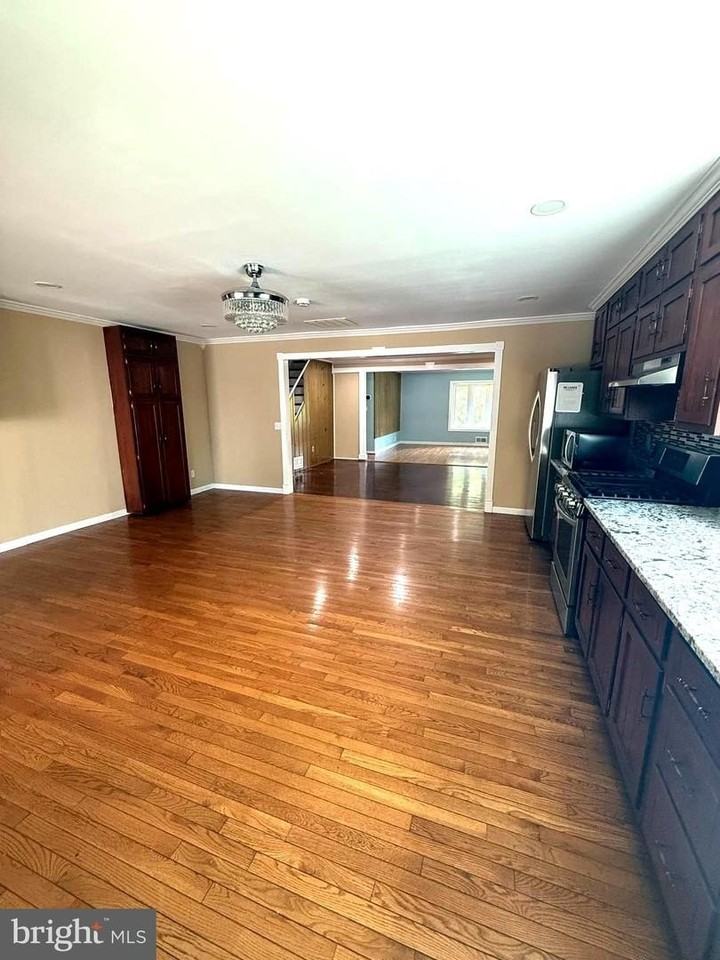 816 Crothers Ln - Photo 4 of 50